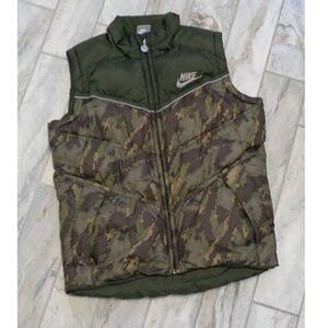 Nike kids medium 10/12 green/brown Camo warm Puffer vest